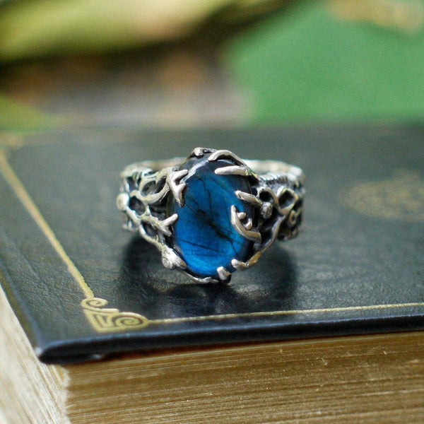 Rukmini Labradorite Ring With 4 diamonds | BlackTreeLab
