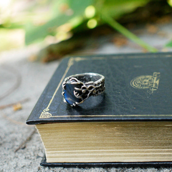 Rukmini Labradorite Ring With 4 diamonds | BlackTreeLab
