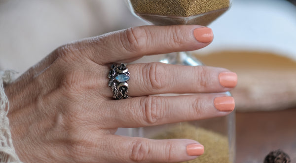 5 ways to wear a moonstone ring