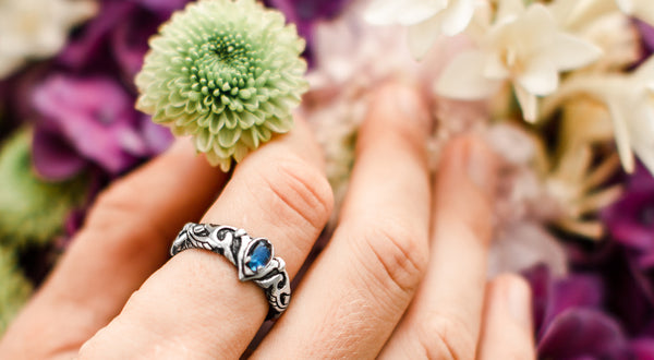 Blue Gemstones and jewelry with Blue gemstones
