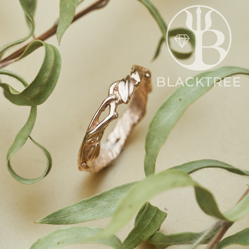 Solid Gold Wedding Ring "Louise"