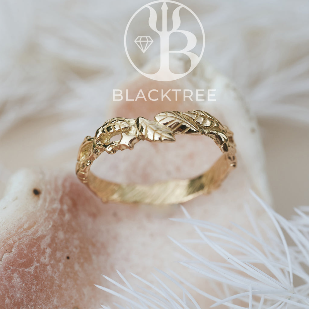 Solid Gold Wedding Band "Soma"