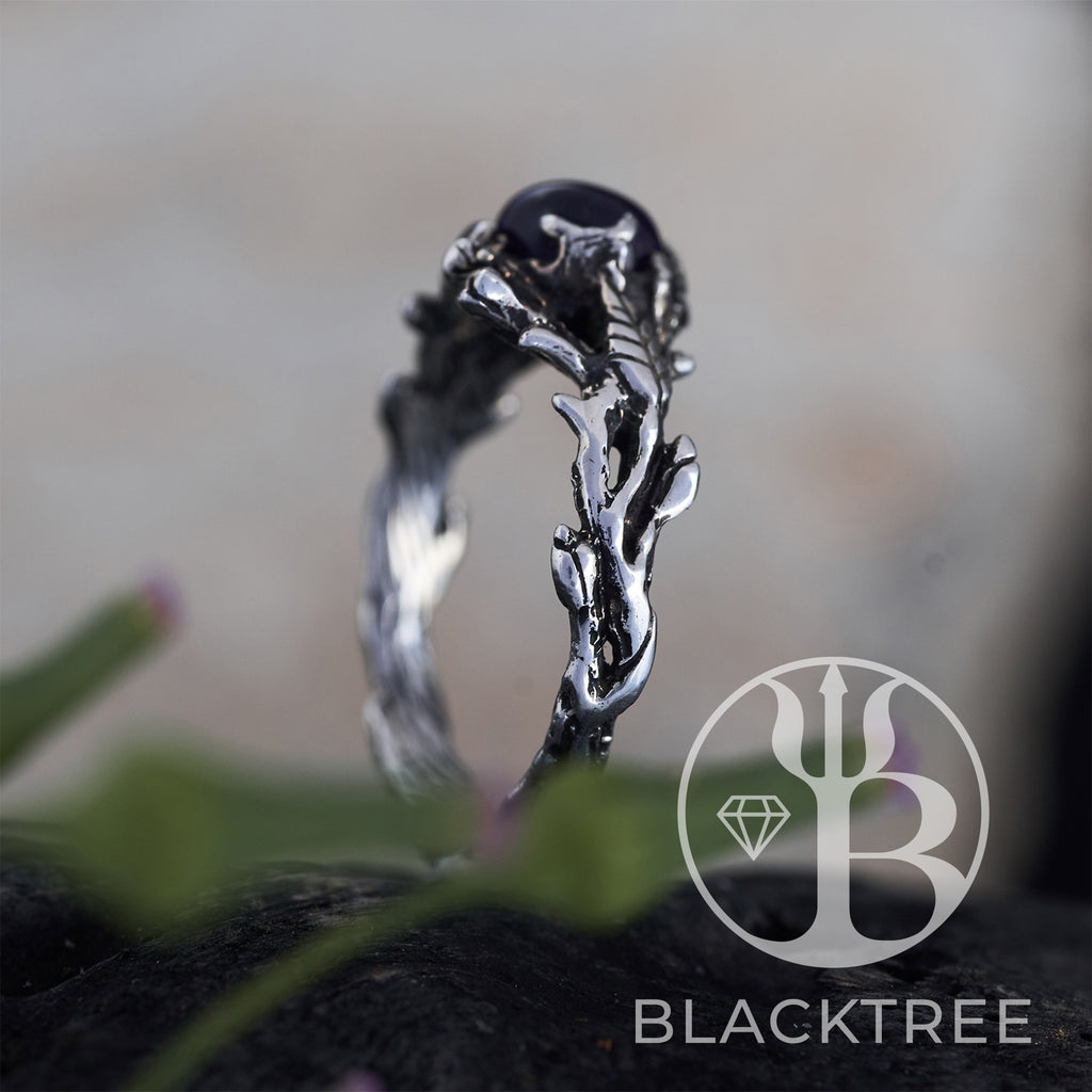 Amethyst ring "Isla"