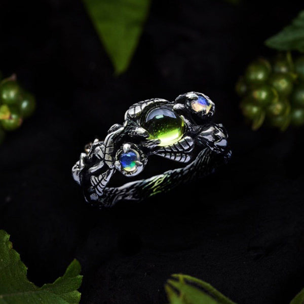 Triple Gemstone ring with Peridot and Opals
