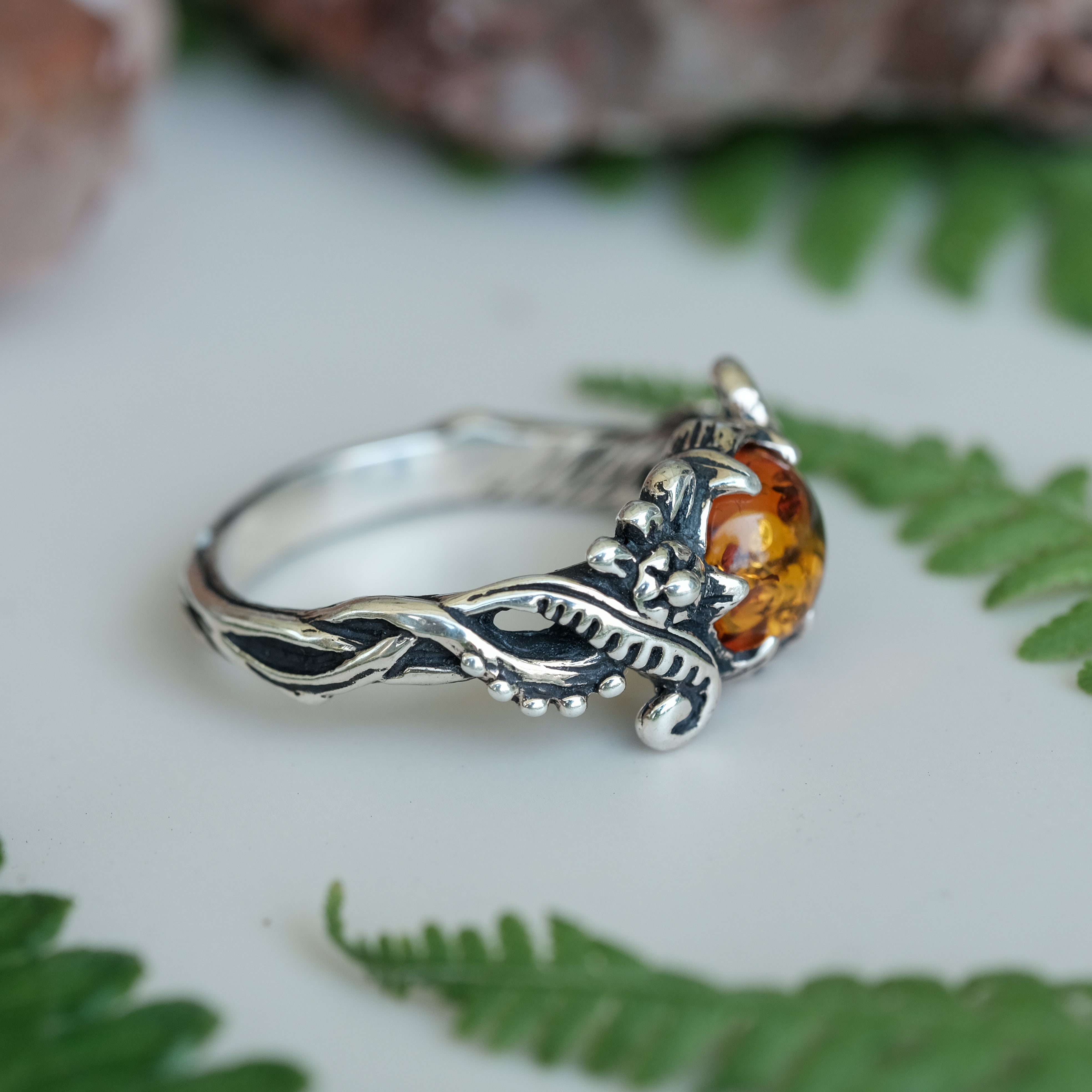 Balinese Jungle Ornament Silver ring with Amber 