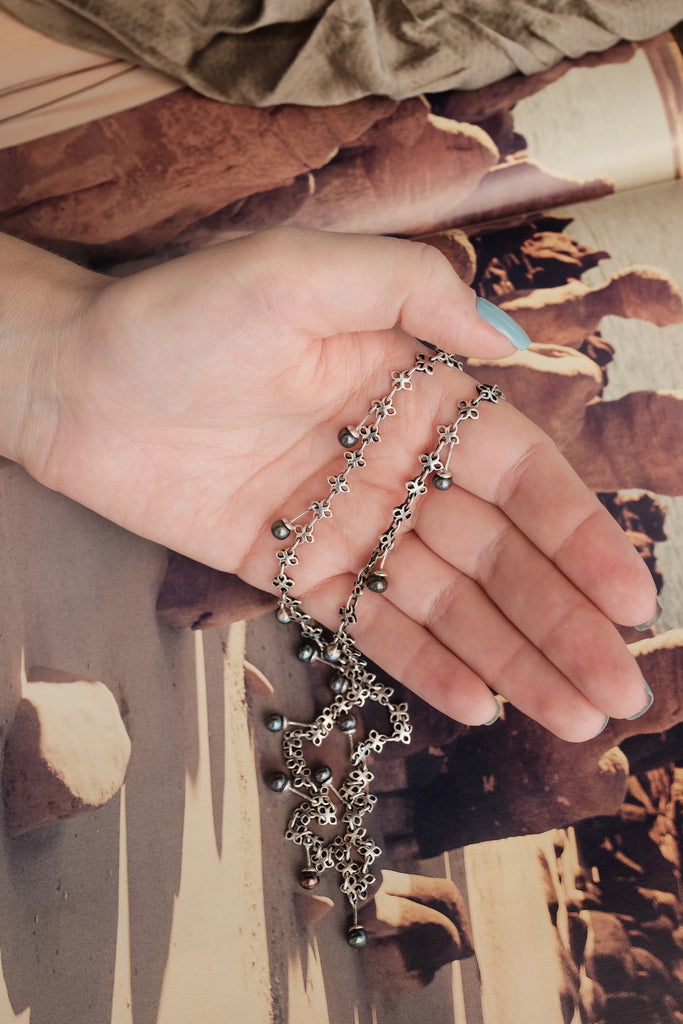 Tahitian Black Pearl Necklace "Mana"