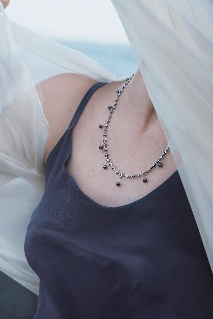 Tahitian Black Pearl Necklace "Mana"