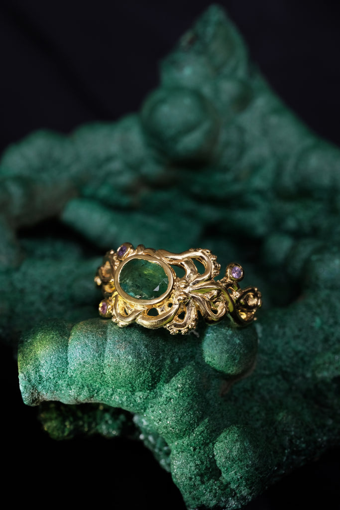 14K Yellow Gold Emerald Octopus Ring "Thais"