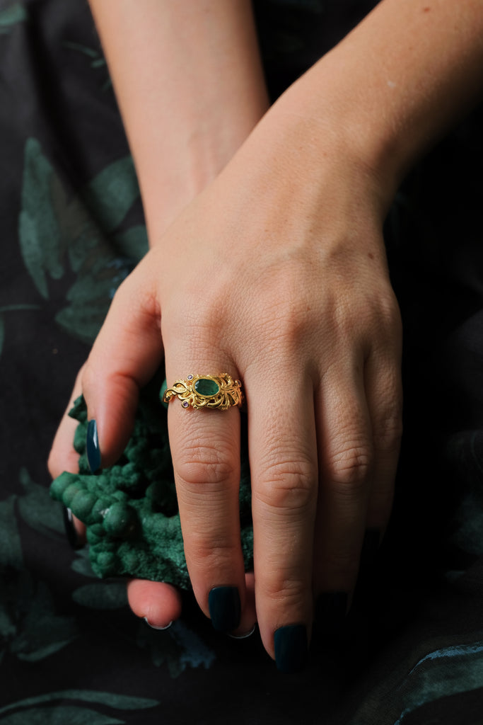 14K Yellow Gold Emerald Octopus Ring "Thais"