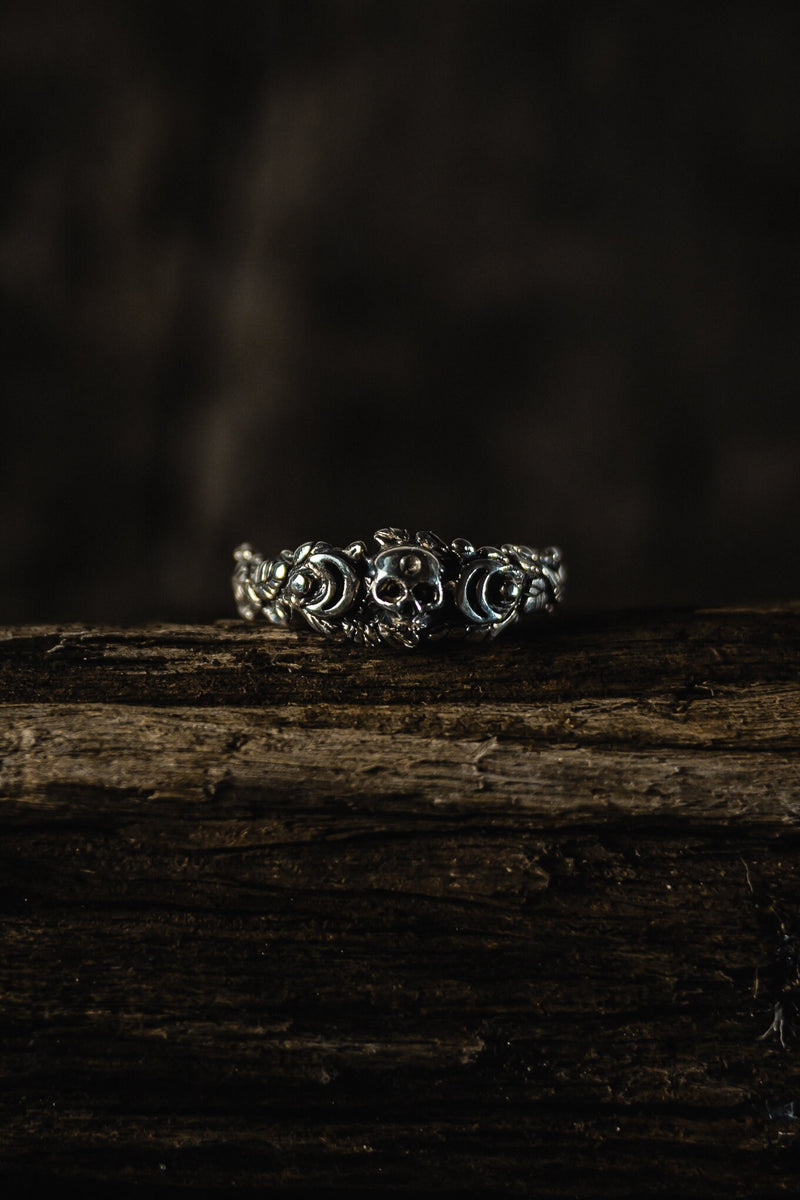 Silver Skull Floral Ring “Florie”