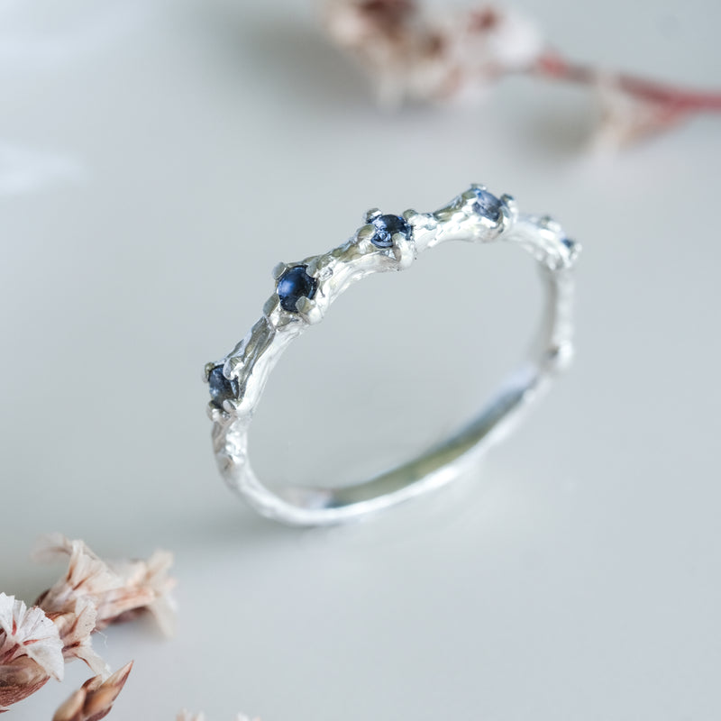 Wedding band Blue Sapphire Blossom