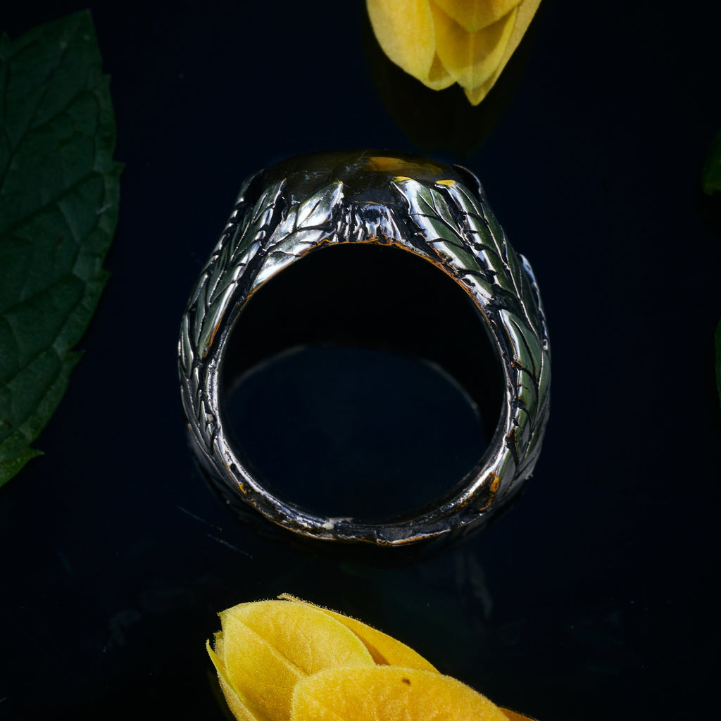 Statement ring with Labradorite