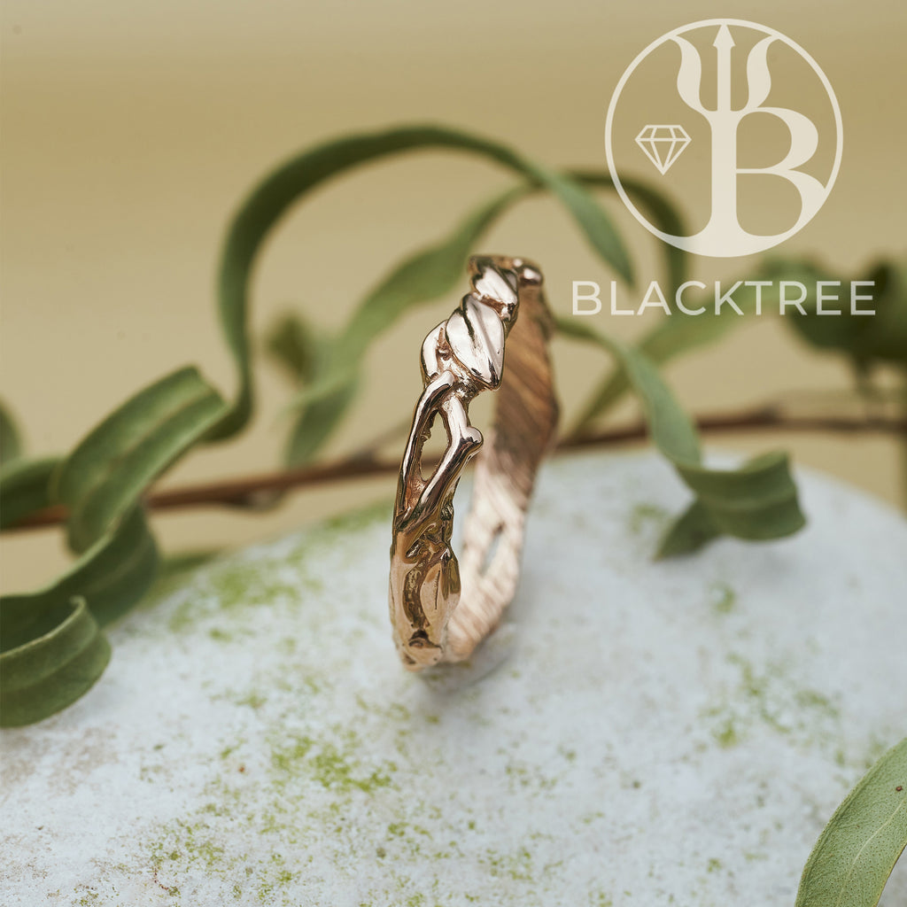 Solid Gold Wedding Ring "Louise"