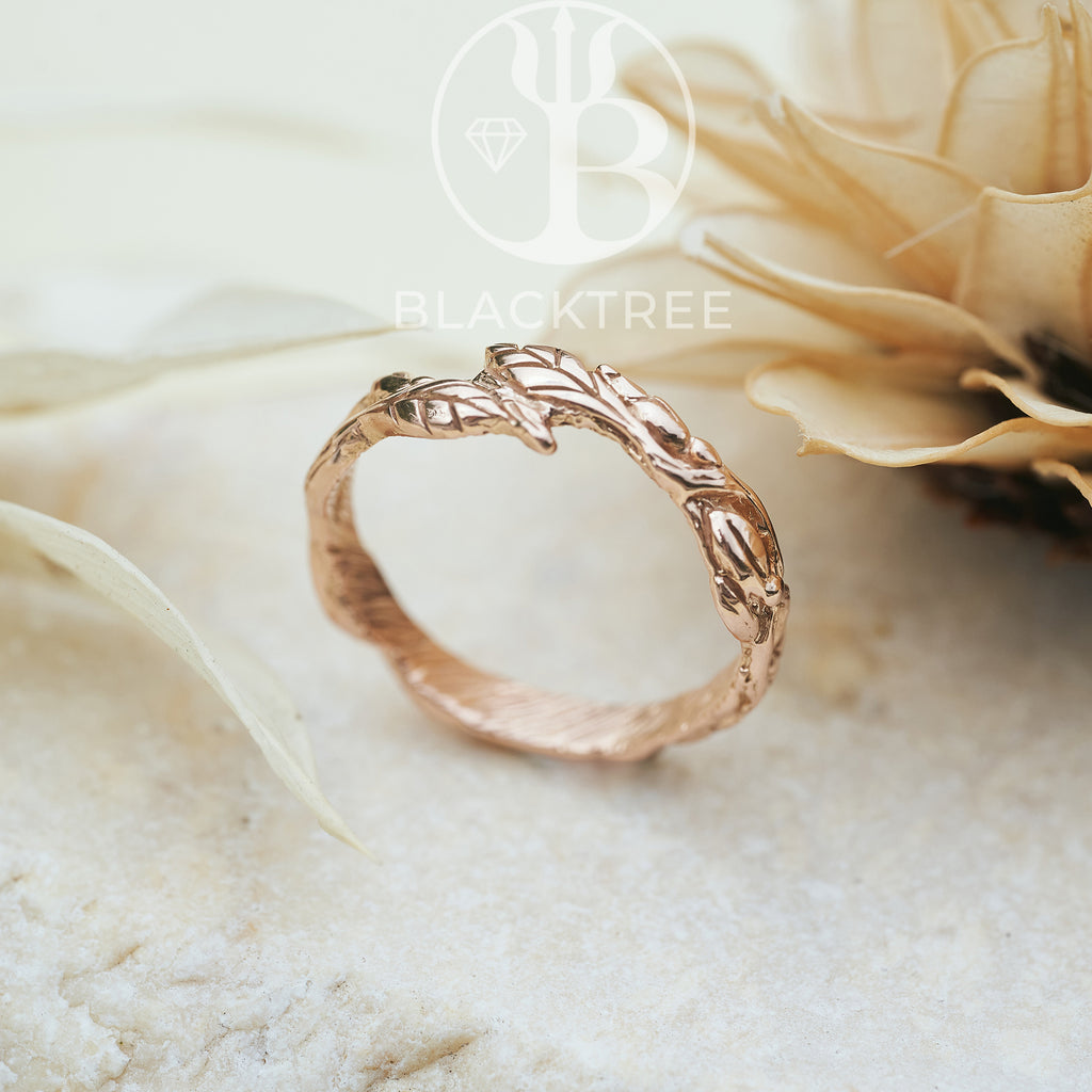 14K Gold Wedding Band "Luna"