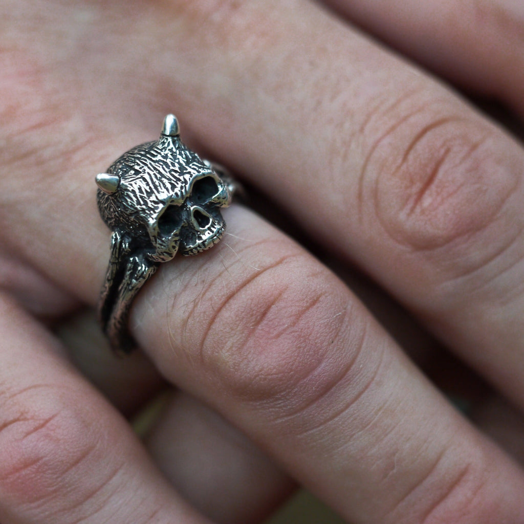 Skull Ring "Crypt"