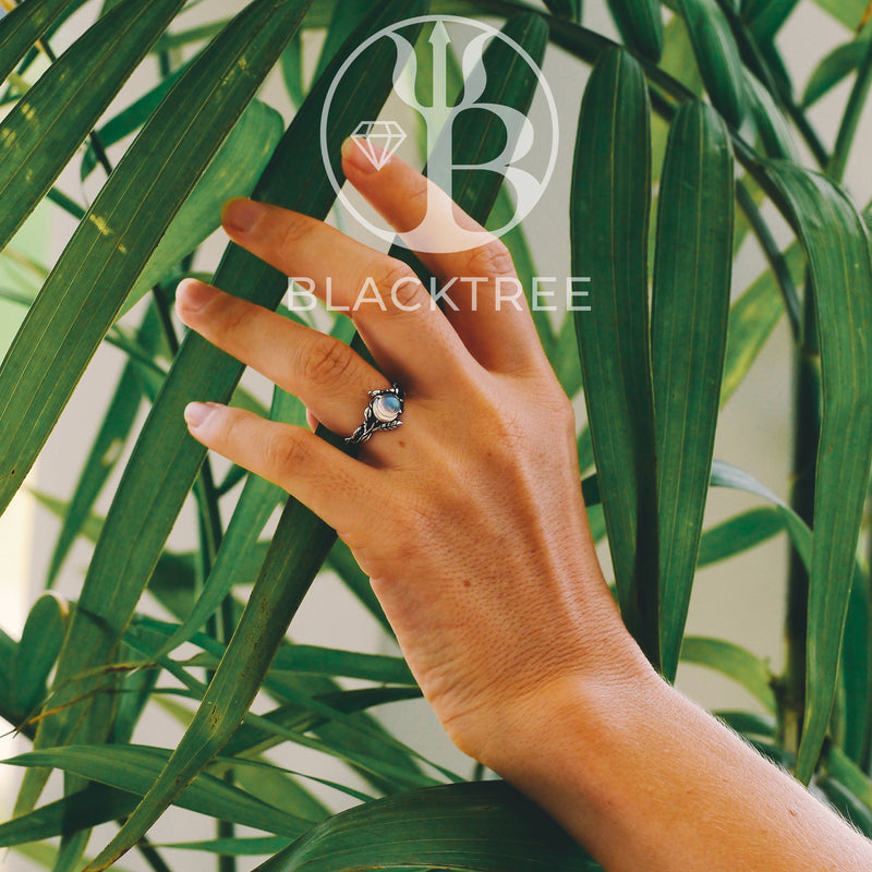 Celestial Moonstone ring "Luna"