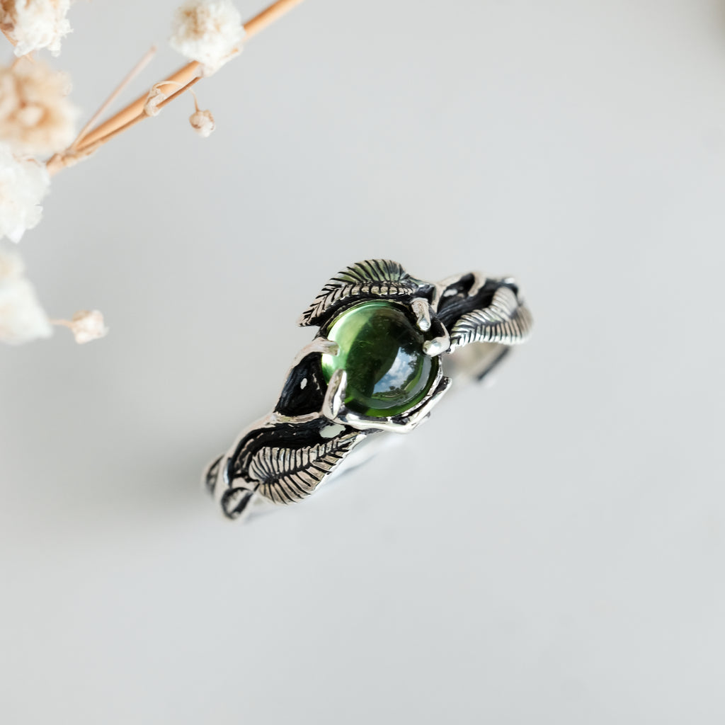 Silver Leaves Peridot  Ring "Sylva"