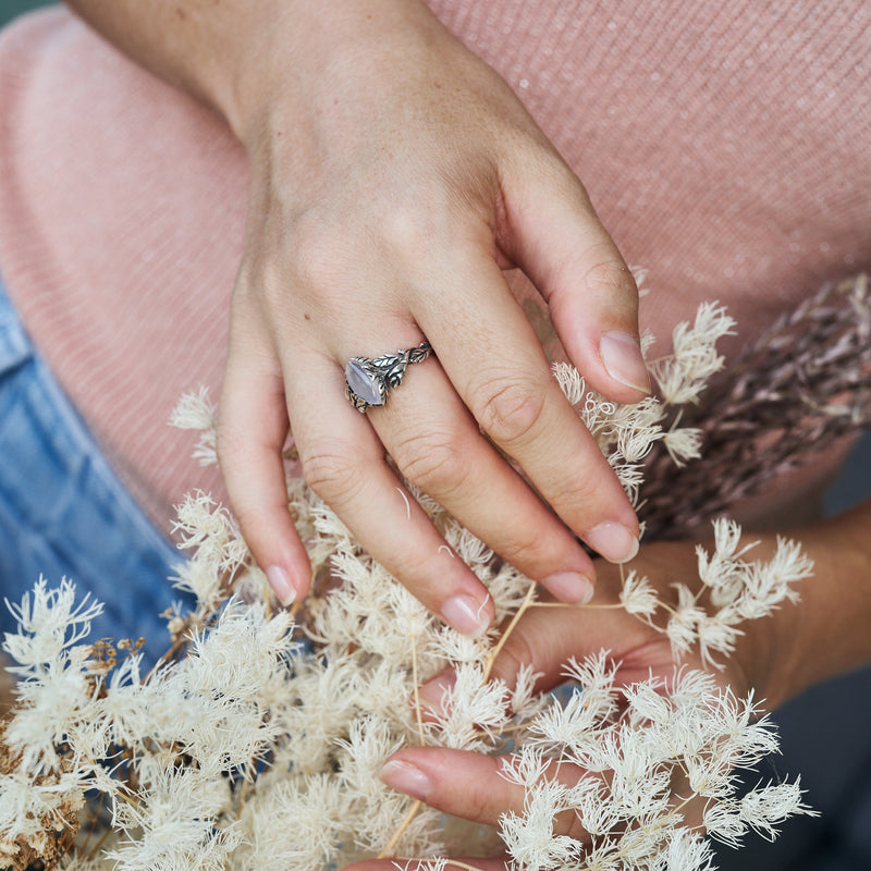 Rose Quartz Engagement Ring "Romy" on the hand
