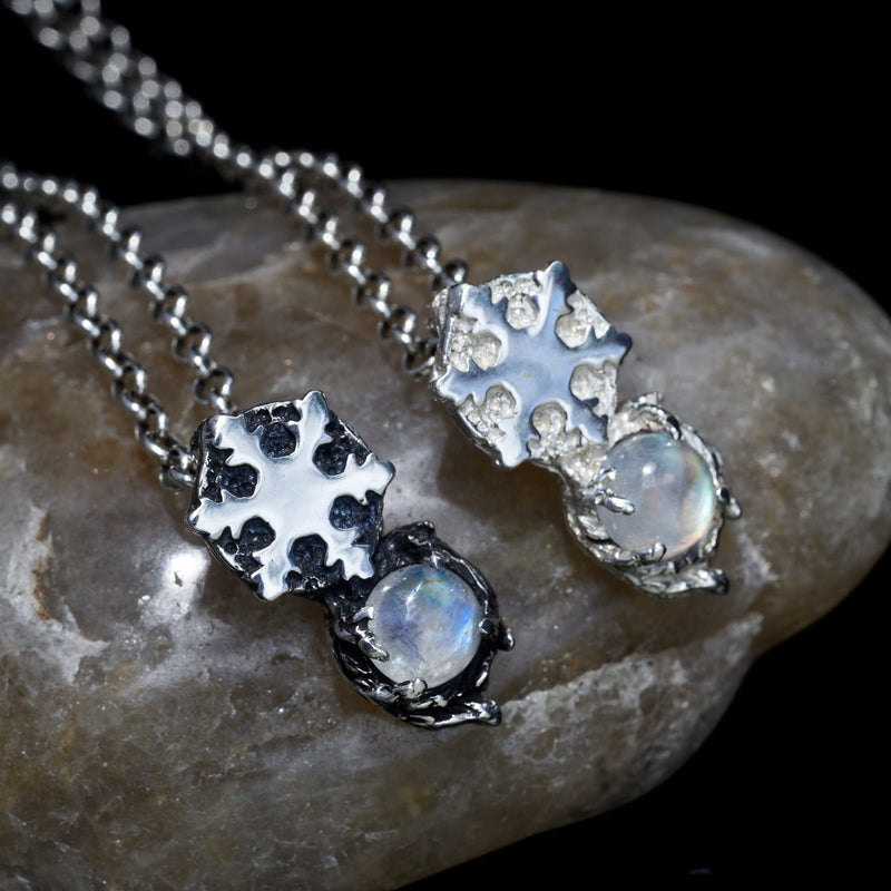 et of 2 Moonstone pendants blackened and non-blackened - "Snowflake"