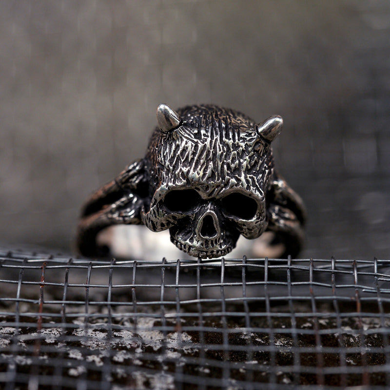 Sterling Silver Skull Ring "Crypt"