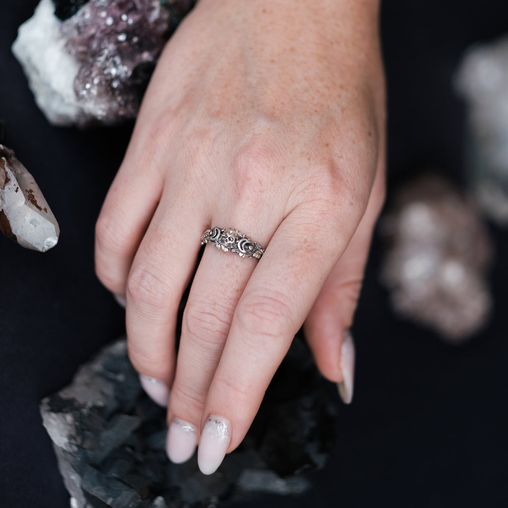Skull Floral Ring “Florie” BlackTreeLab