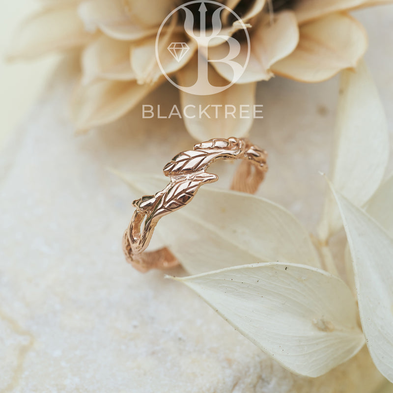 Solid Gold Wedding Ring for Her "Luna"