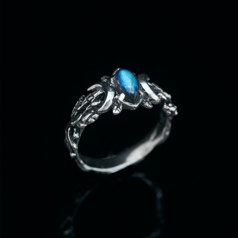 Triple Moon Labradorite ring "Mona"