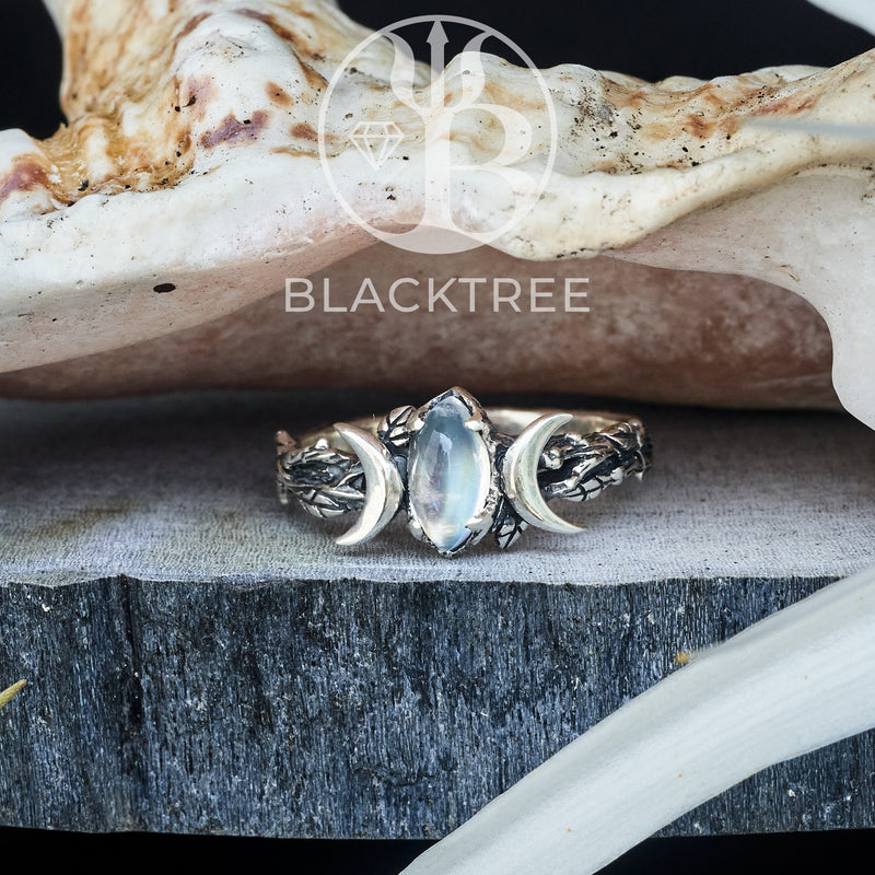 Moonstone Ring  "Soma"