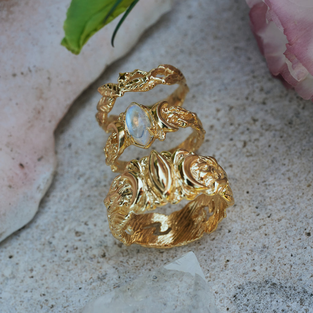 Solid Gold Wedding Ring set with Moonstone "Soma"