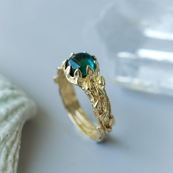 Vintage Solid Gold Blue Tourmaline Ring Kaia