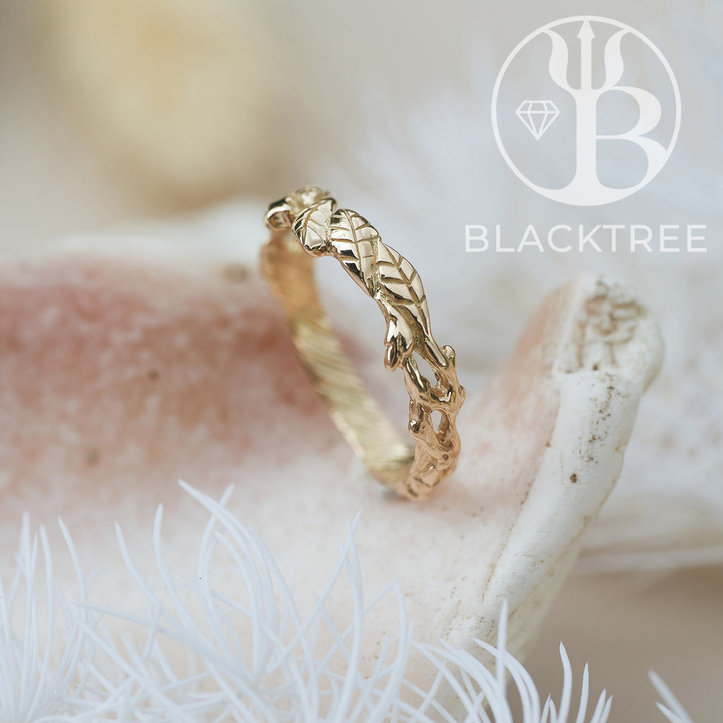 14K Yellow Gold Wedding Band "Soma"