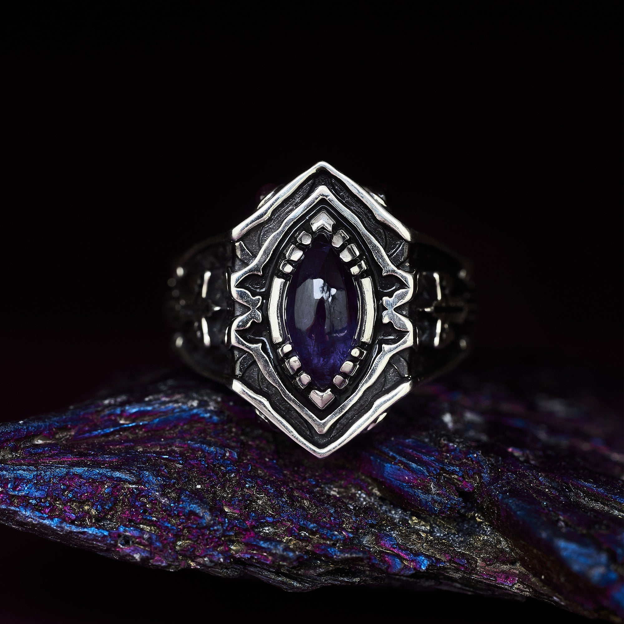 Statement Gemstone Ring Night Bird