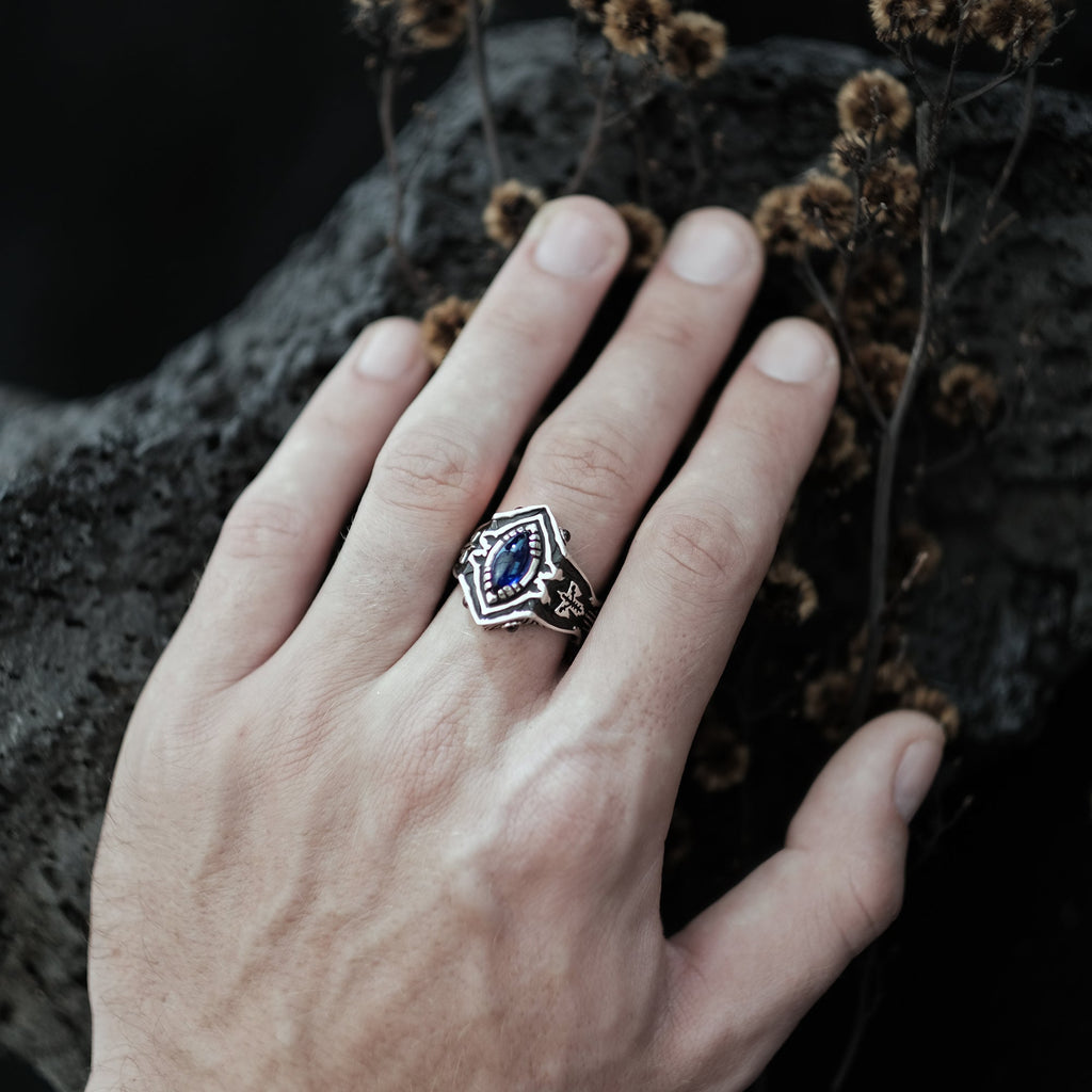 Statement Gemstone Ring Night Bird