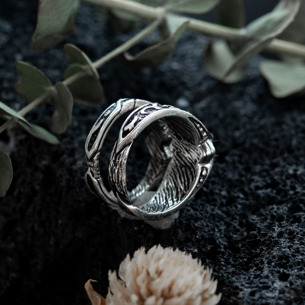 Sterling Silver Engagement Ring set "Wolves"
