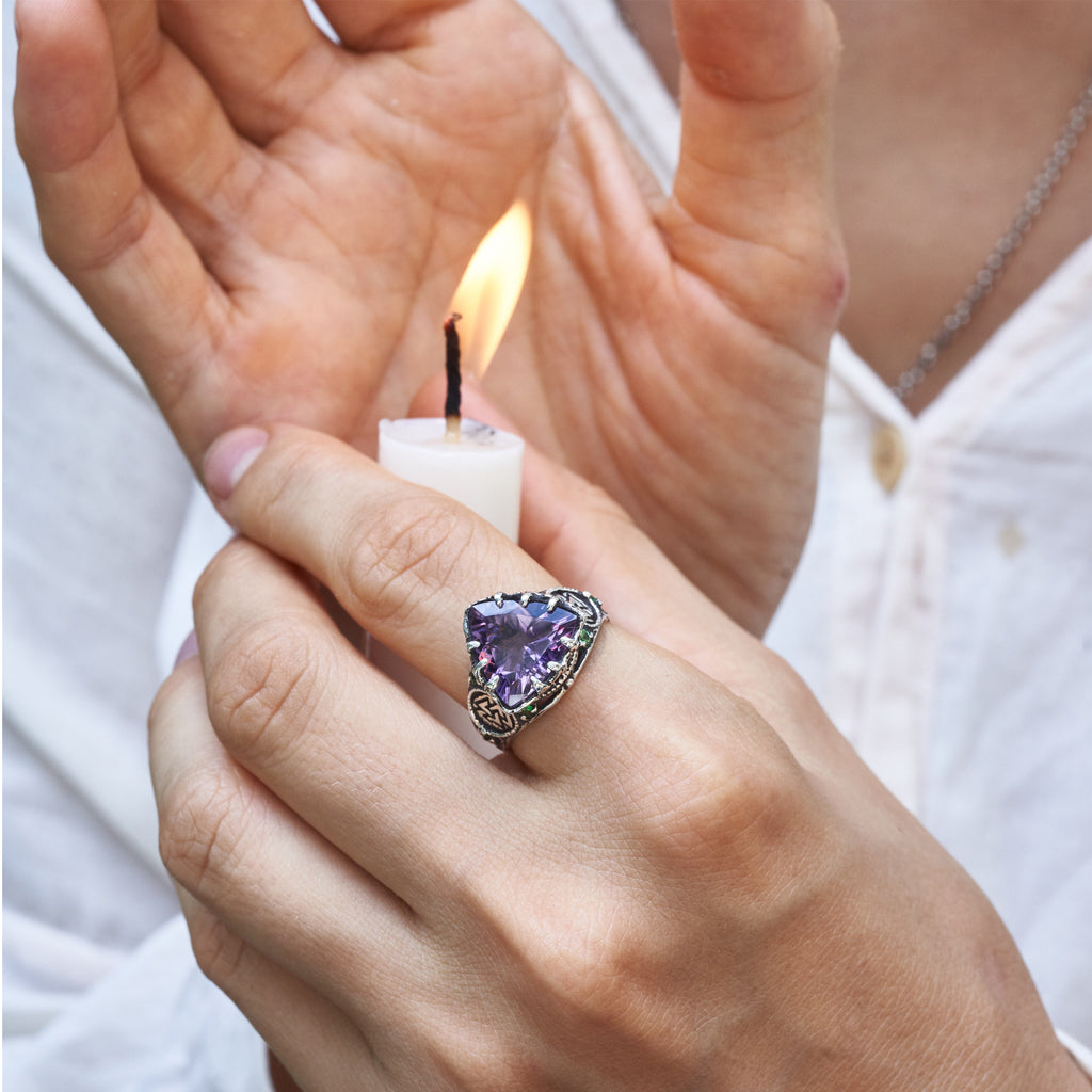 Amethyst ring "Portal"