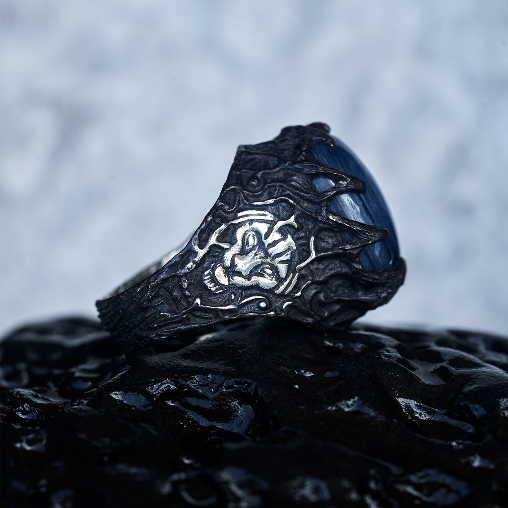 Silver Kyanite ring  "Wise Lion"