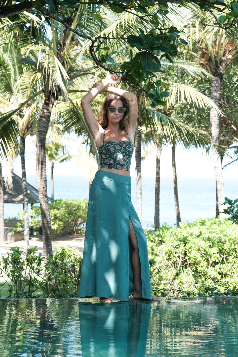 Long viscose skirt with front slit in Spring Green