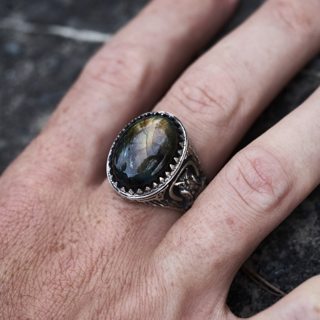 Owl ring with Labradorite