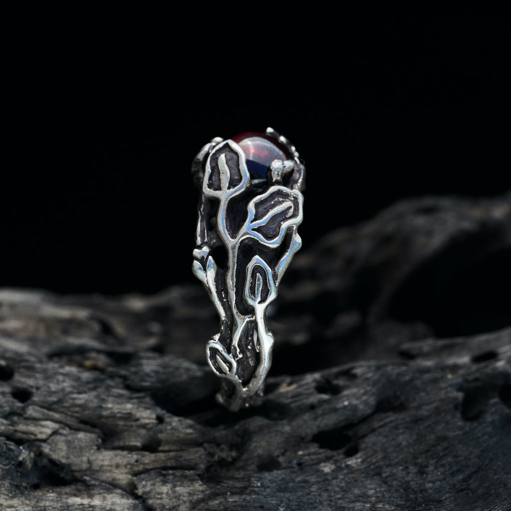 Garnet Ring "Freesia"