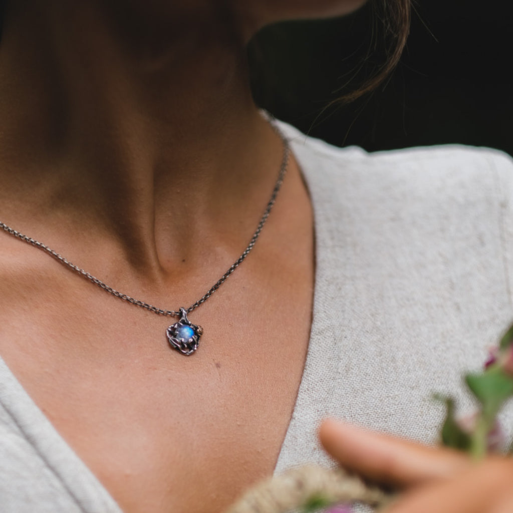 Moonstone pendant Cleo