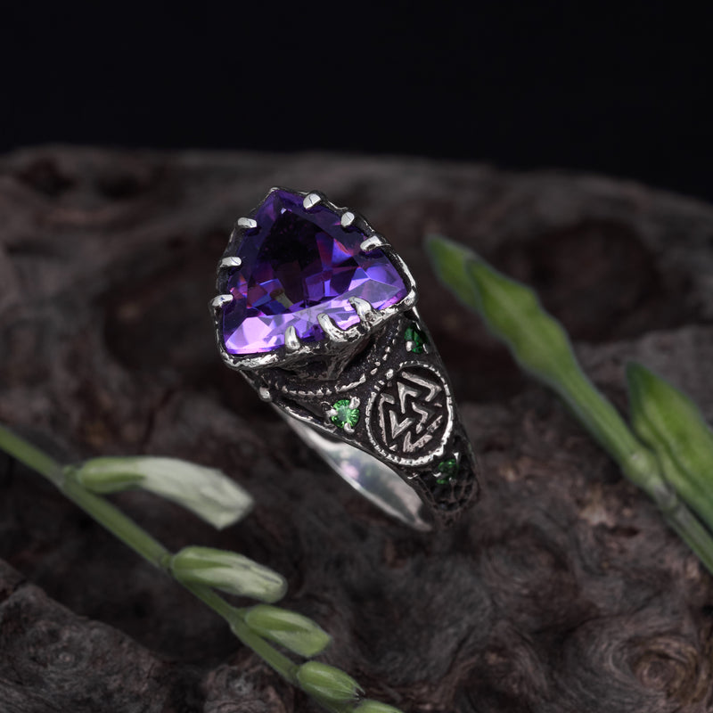 Ring with Amethyst "Portal"