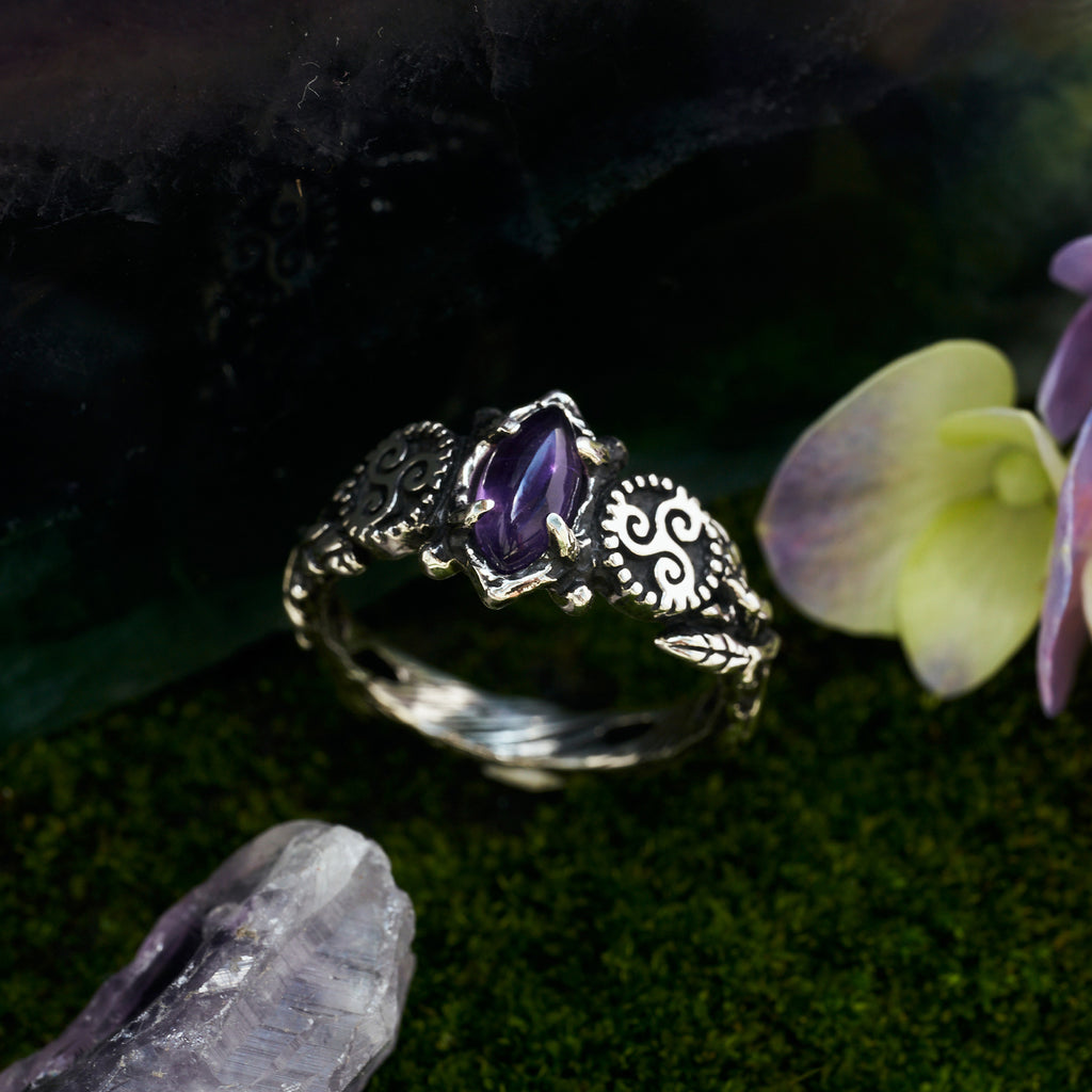Celtic Amethyst ring "Triskele"
