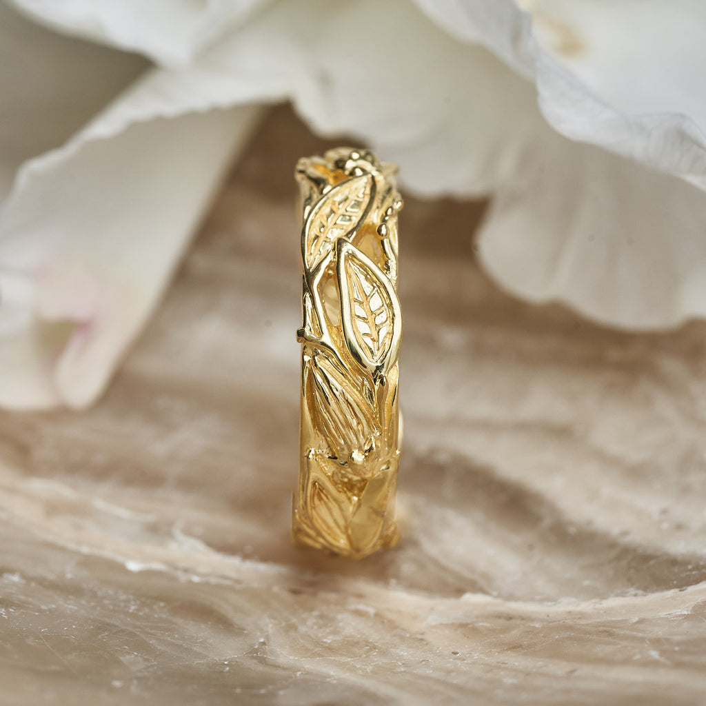 Men's Gold Wedding Band Amadeo