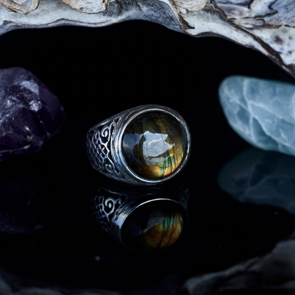 Labradorite Ring "Kongo" by BlackTreeLab