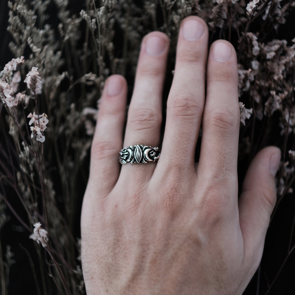 Men's Sterling Silver Wedding Band "Soma"