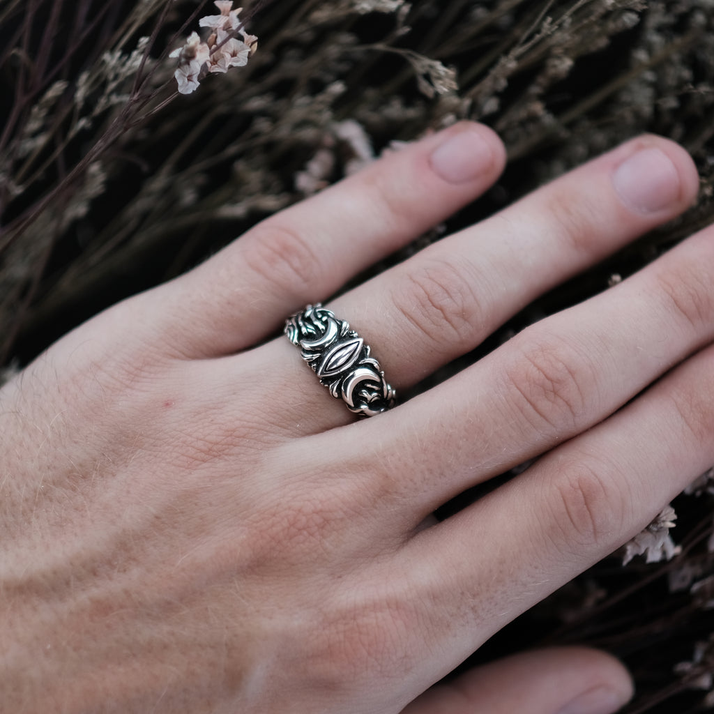 Men's Sterling Silver Wedding Band "Soma"