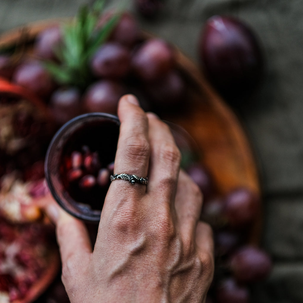 Women's Wedding Band "Mona" by BlackTreeLab