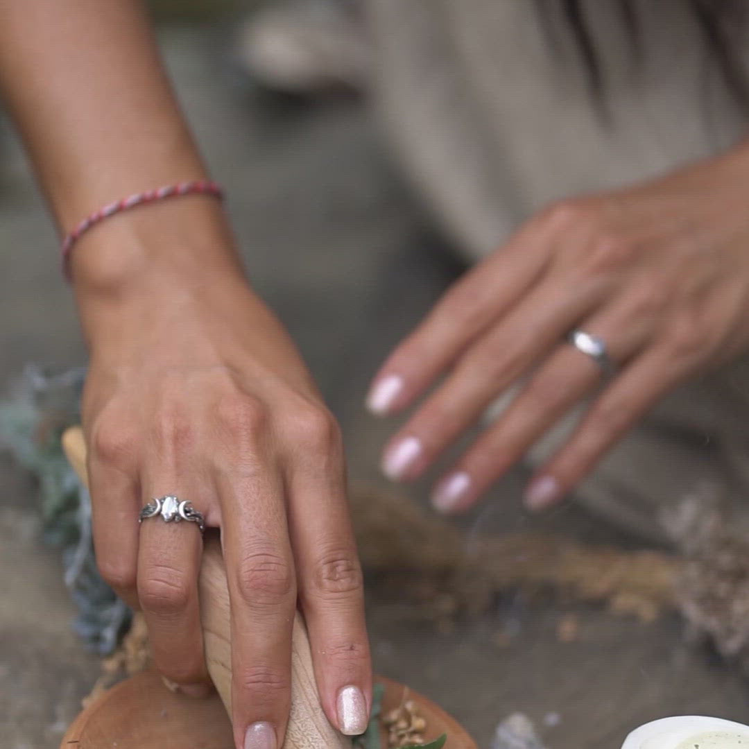 Sterling Silver Moonstone Ring Soma by BlackTreeLab