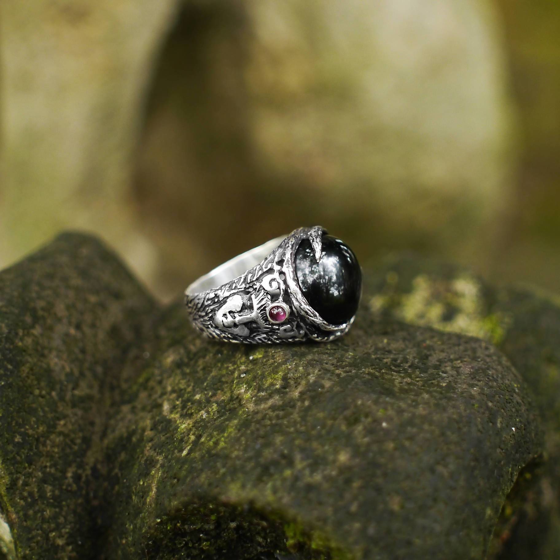 Black stone Vintage ring 