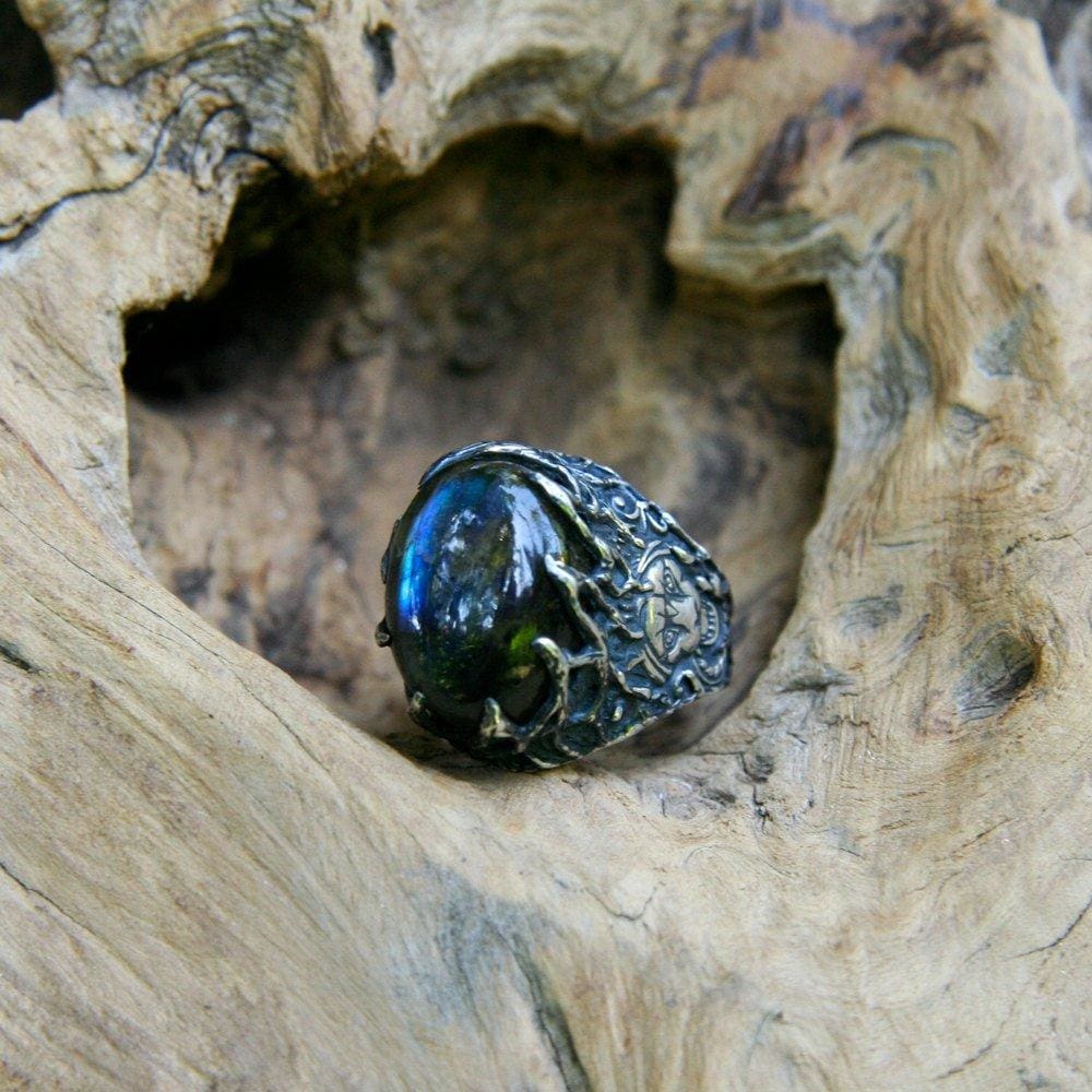 Men's Sterling Silver Labradorite Ring "Wise Lion" - blacktreelab